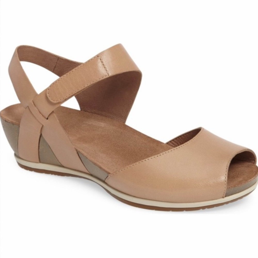Dansko Vera Tan Leather Peep Toe Sandals